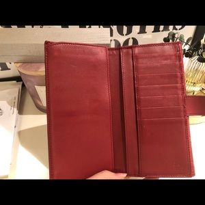 Gucci logo wallet